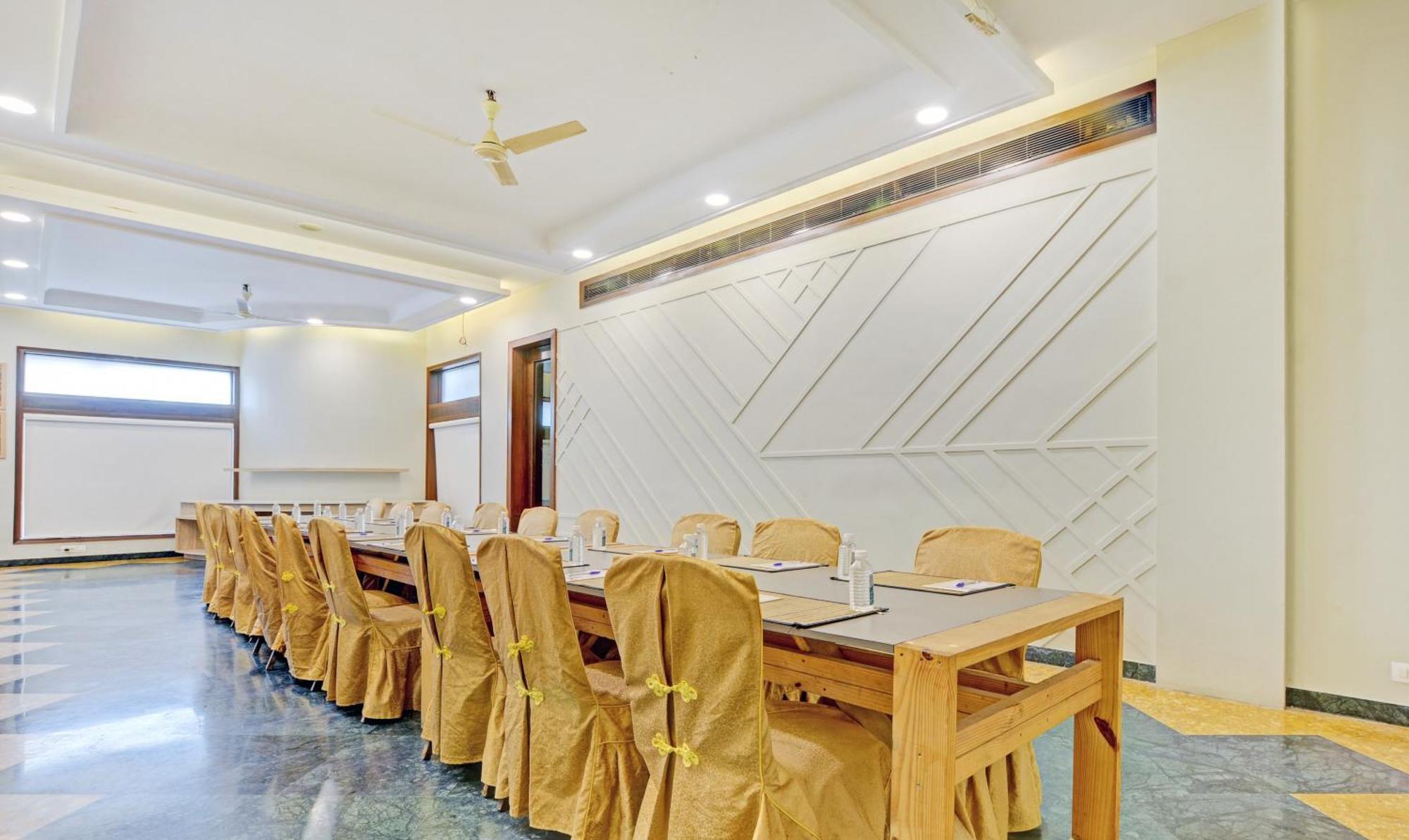 Treebo Tryst Sr House Hotel Udaipur Ngoại thất bức ảnh