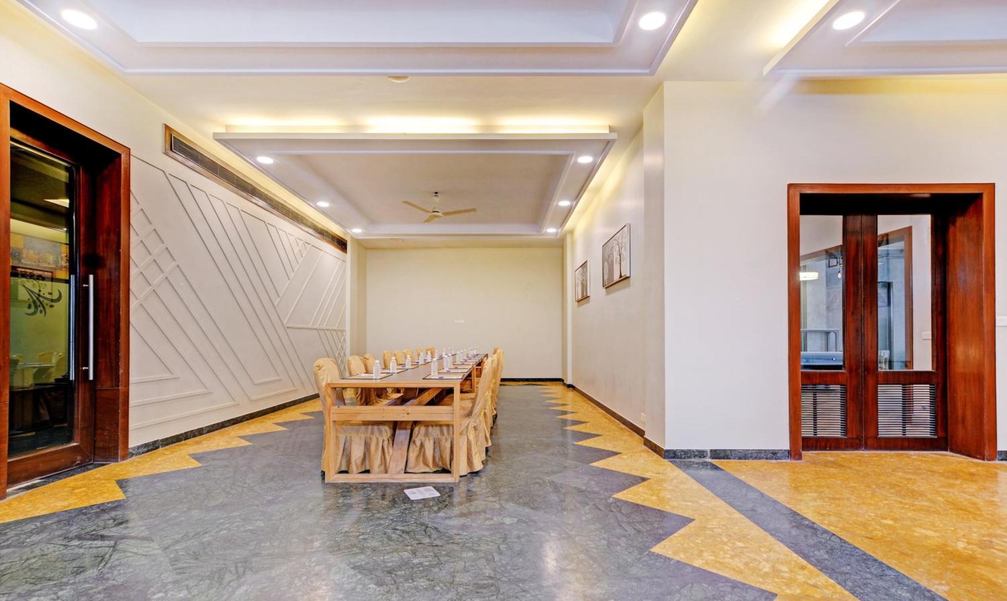 Treebo Tryst Sr House Hotel Udaipur Ngoại thất bức ảnh